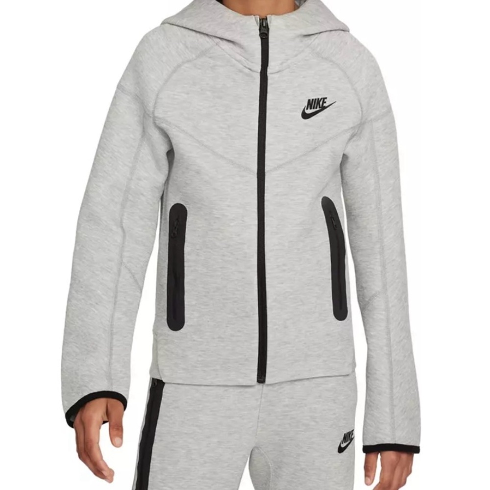 Big boys Nike Tech jacket